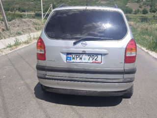 Opel Zafira foto 4