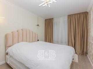 Apartament cu 2 camere, 65 m², Centru, Chișinău foto 5