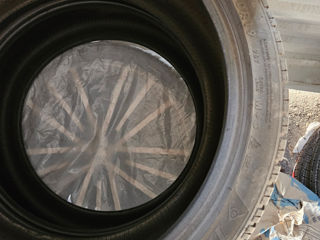 235 / 40   R19 foto 2