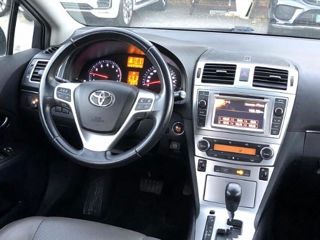 Toyota Avensis foto 10