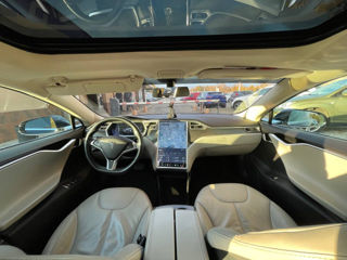 Tesla Model S foto 10