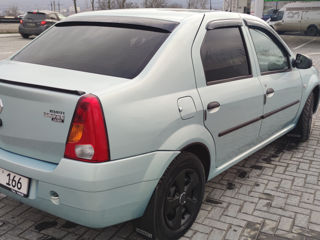 Dacia Logan foto 3