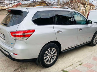 Nissan Pathfinder foto 2