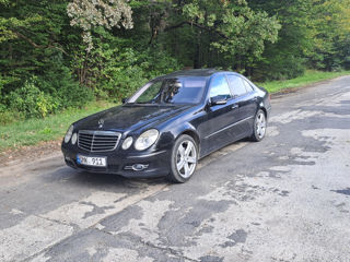 Mercedes E-Class foto 2