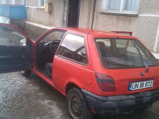 Ford Fiesta foto 2