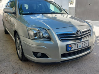 Toyota Avensis foto 5