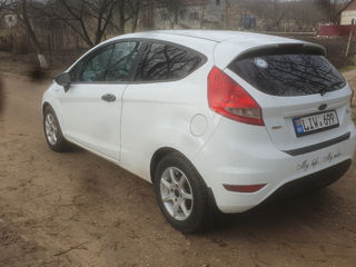 Ford Fiesta foto 3