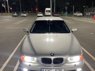 BMW 5 Series foto 1