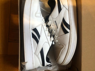 продам кроссовки reebok  foto 1