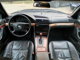 BMW 7 Series foto 10