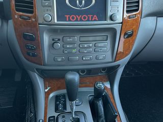 Toyota Land Cruiser foto 15