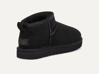 Ugg classic ultra mini black foto 3