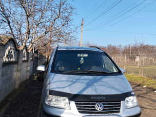 Volkswagen Sharan foto 2