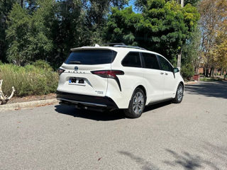 Toyota Sienna foto 2