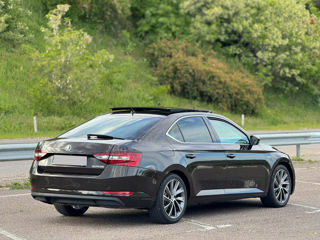 Skoda Superb foto 4