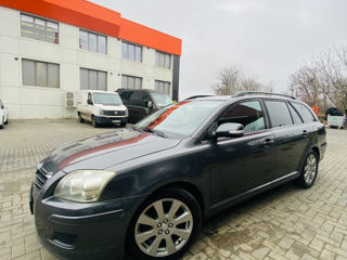 Toyota Avensis foto 5