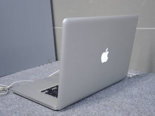 MacBook 13" 8 Gb/1 Tb с фирменной зарядкой