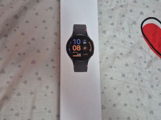 Продам Samsung Galaxy Watch FE