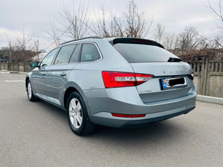 Skoda Superb foto 3