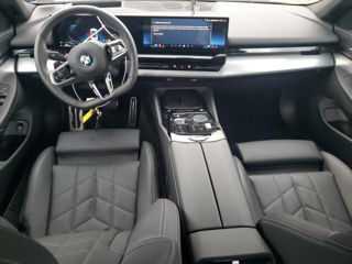 BMW 5 Series foto 8