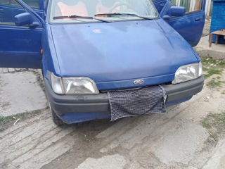 Dezmembrez automobile . Ford Fiesta Courier la piese. foto 1