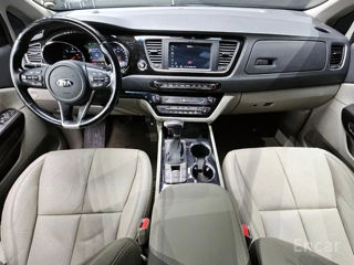 KIA Carnival foto 4