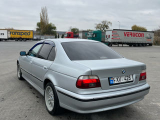 BMW 5 Series foto 5