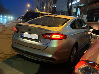 Ford Fusion foto 2