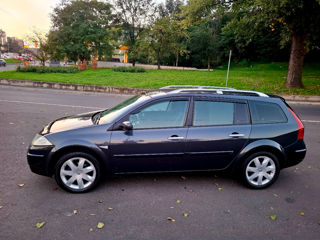 Renault Megane foto 2