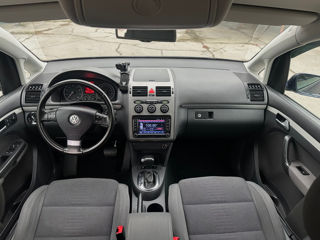 Volkswagen Touran foto 10