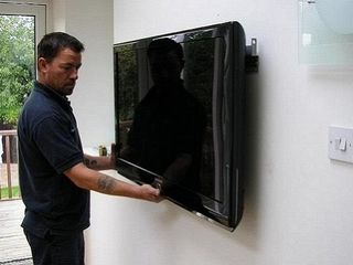 Установка телевизоров на стене. Instalare televizor pe perete. Montare televizor pe perete.