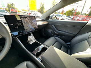 Tesla Model 3 foto 14