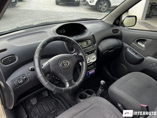 Toyota Yaris Verso foto 11