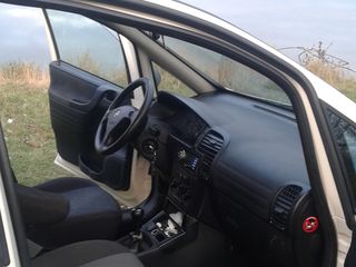 Opel Zafira foto 8