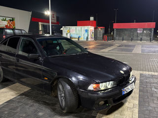 BMW 5 Series foto 3