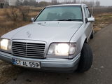 Mercedes Series (W124) foto 1