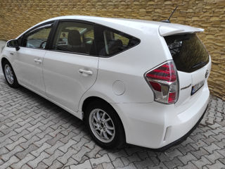 Toyota Prius + foto 6