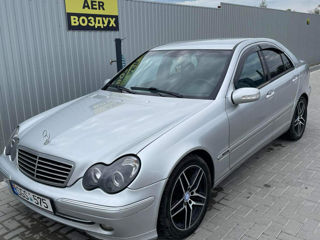 Mercedes C-Class foto 6