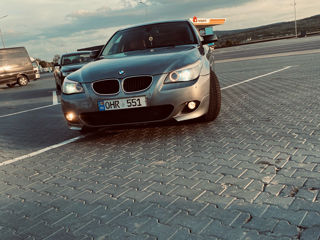 BMW 5 Series foto 1