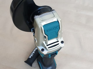 Makita  DGA 521 foto 3