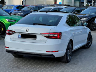 Skoda Superb foto 3