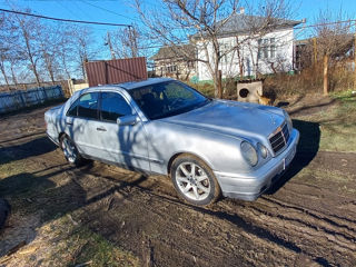 Mercedes E-Class foto 3