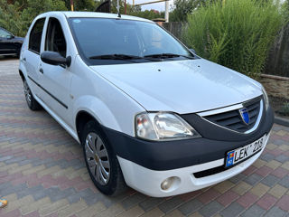 Dacia Logan foto 2