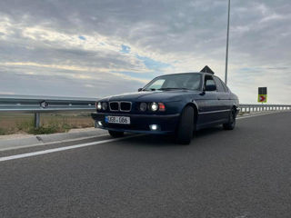 BMW 5 Series foto 3