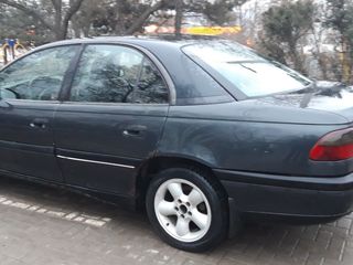 Opel Omega foto 2