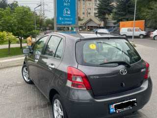 Toyota Yaris foto 2