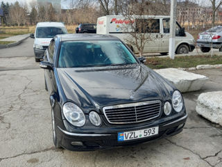 Mercedes E-Class foto 2