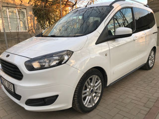 Ford Tourneo Courier foto 3