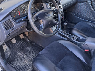 Toyota Carina foto 3