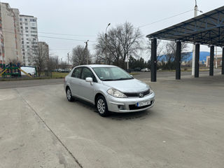 Nissan Tiida foto 3